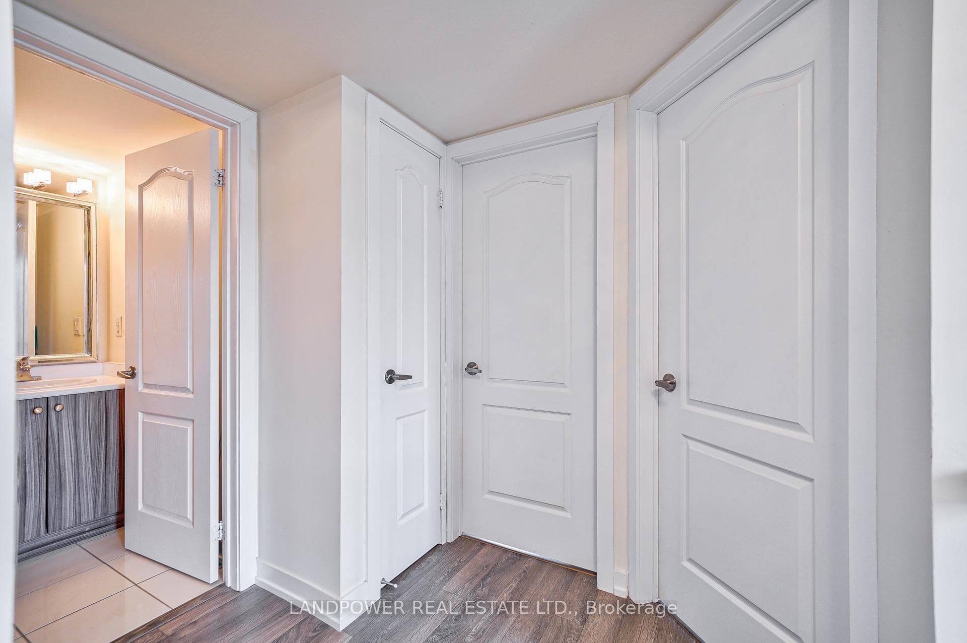 2 Dunsheath Way Unit 104 photo 12