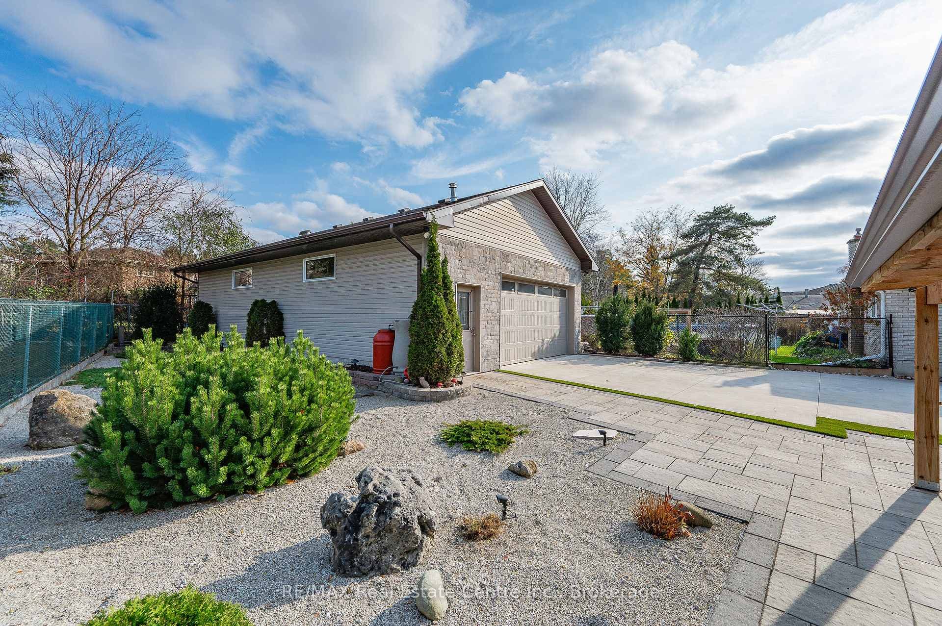 173 Carson Drive photo 2