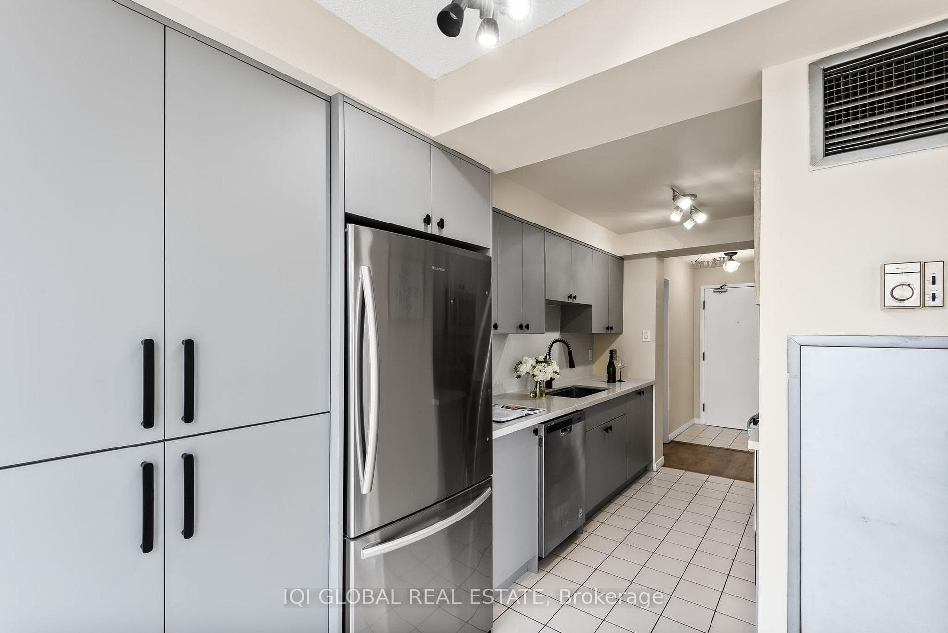 330 Rathburn Road Unit 1205 photo 12