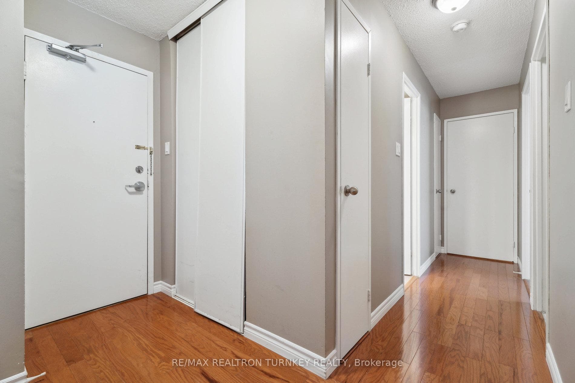 Meticulously maintained unit