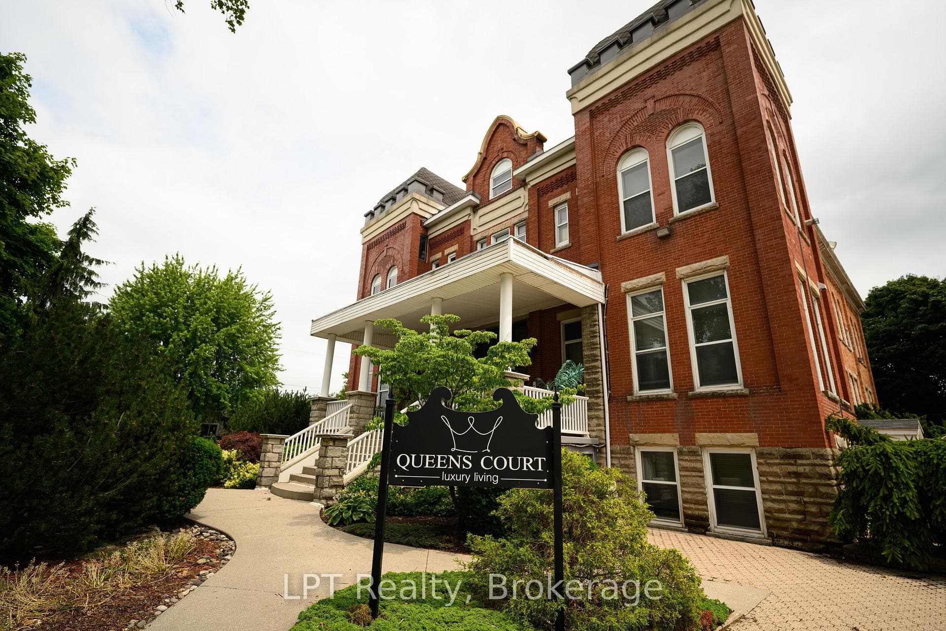 317 Queen Street Unit 103 photo 1