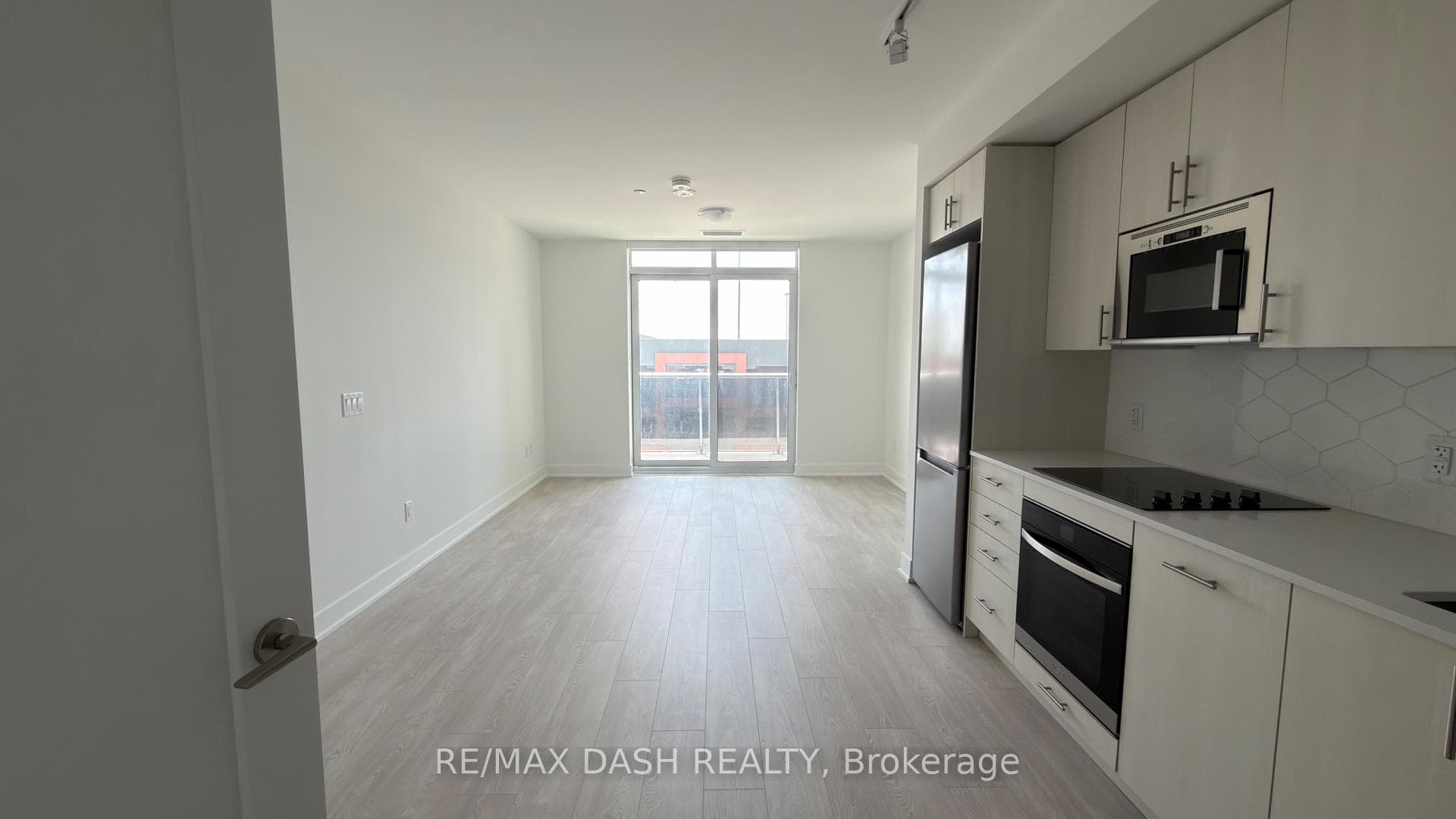 2545 Simcoe Street Unit 356 photo 6