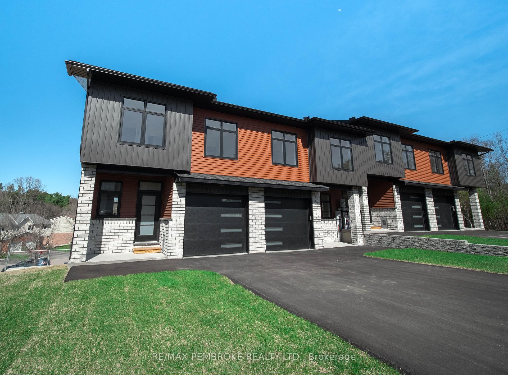 9 NORTHBROOK Street photo 36