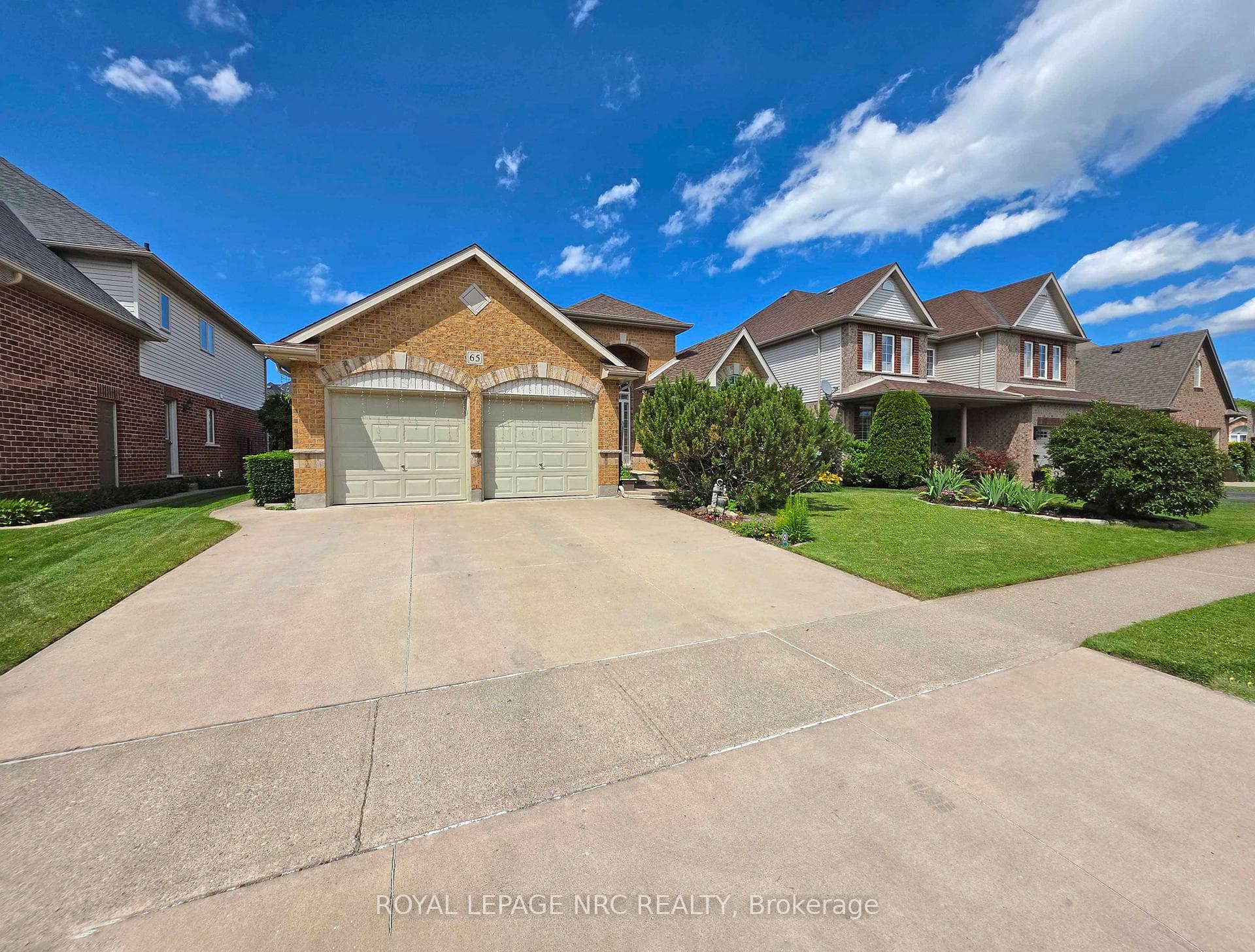 65 MCCAFFERY Crescent photo 3