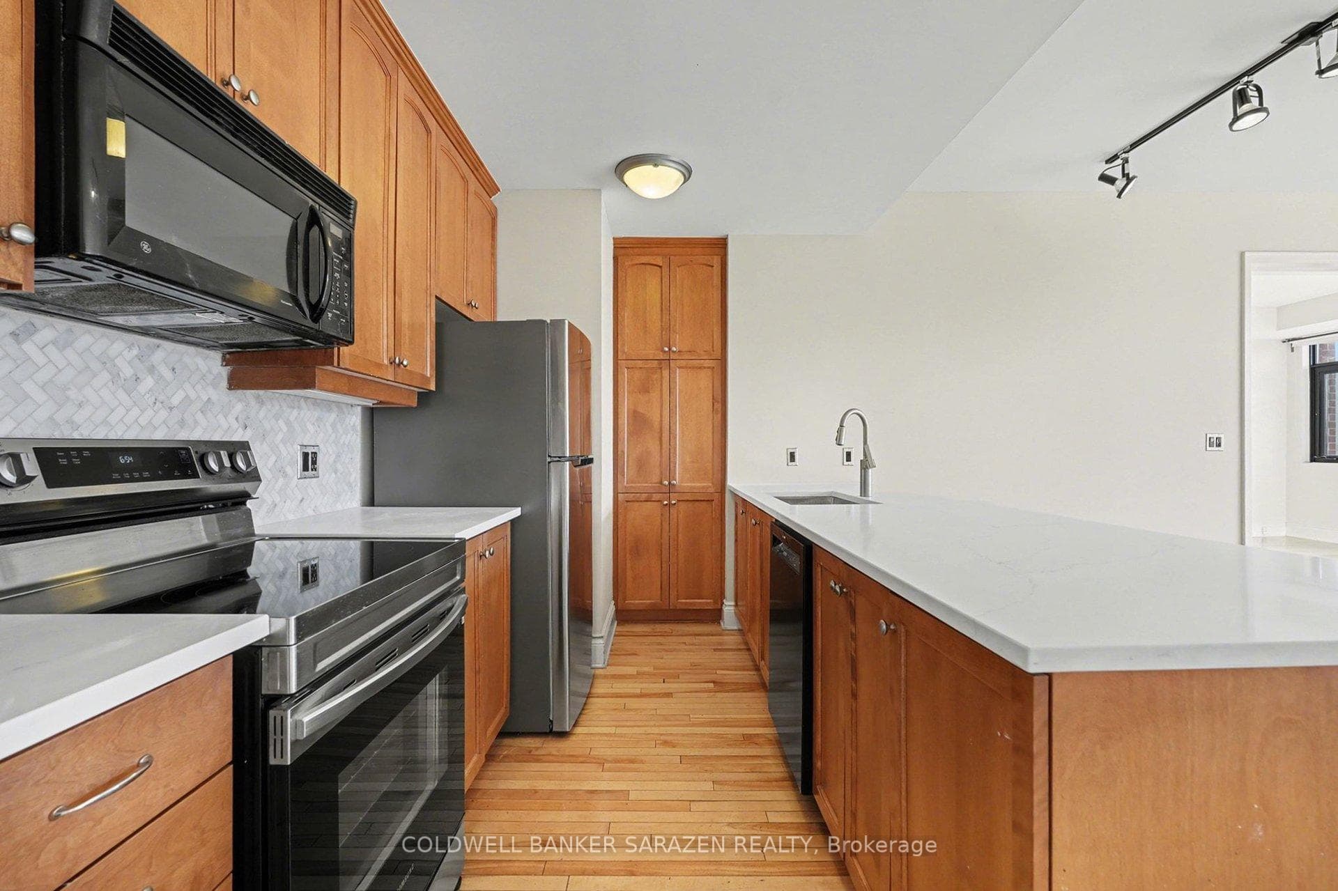 375 LISGAR Street Unit 801 photo 11