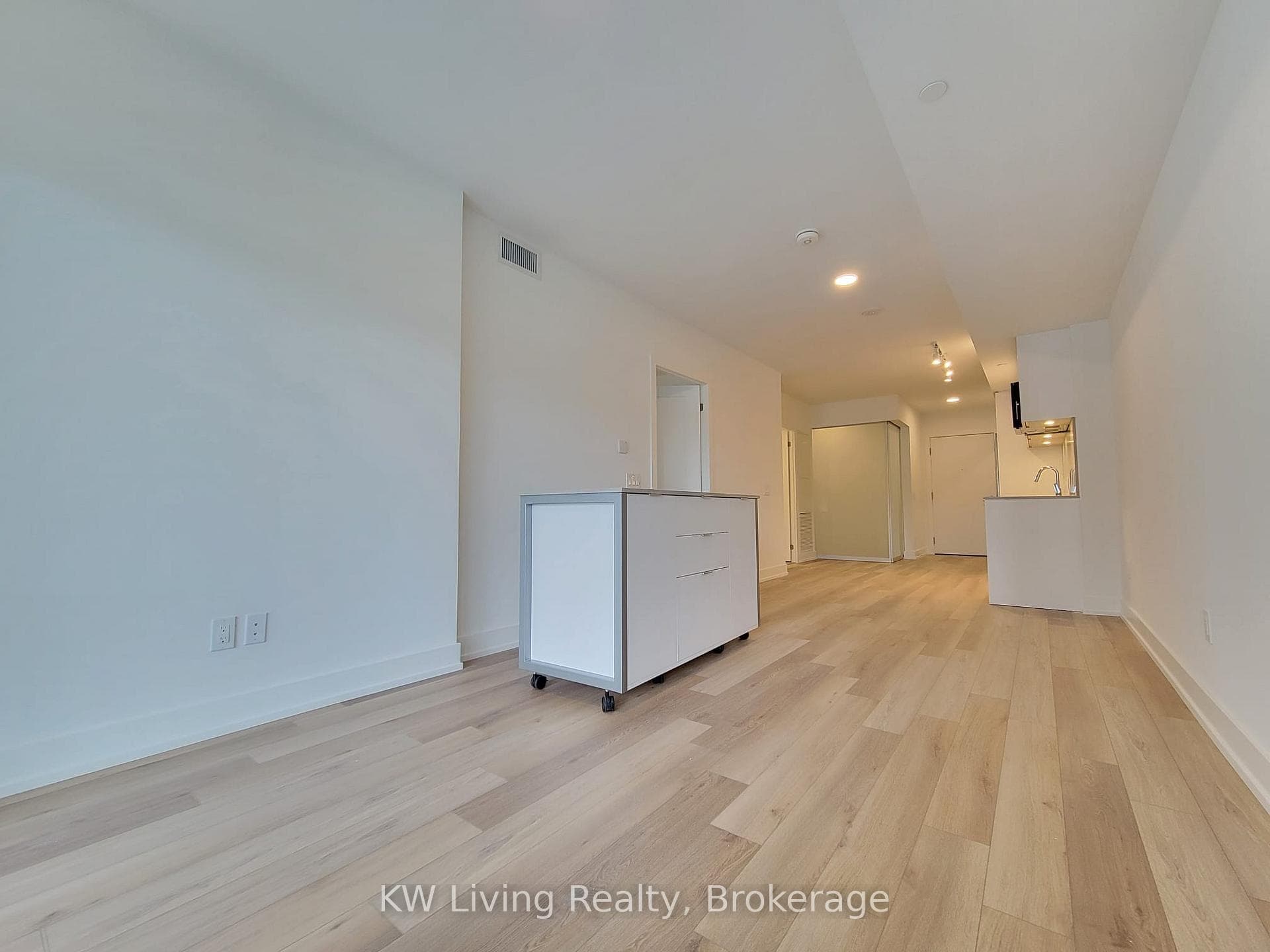 8 Cedarland Drive Unit 1002 photo 11
