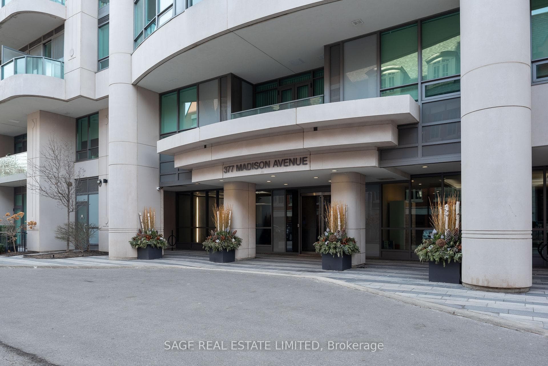 377 Madison Avenue Unit 316 photo 22