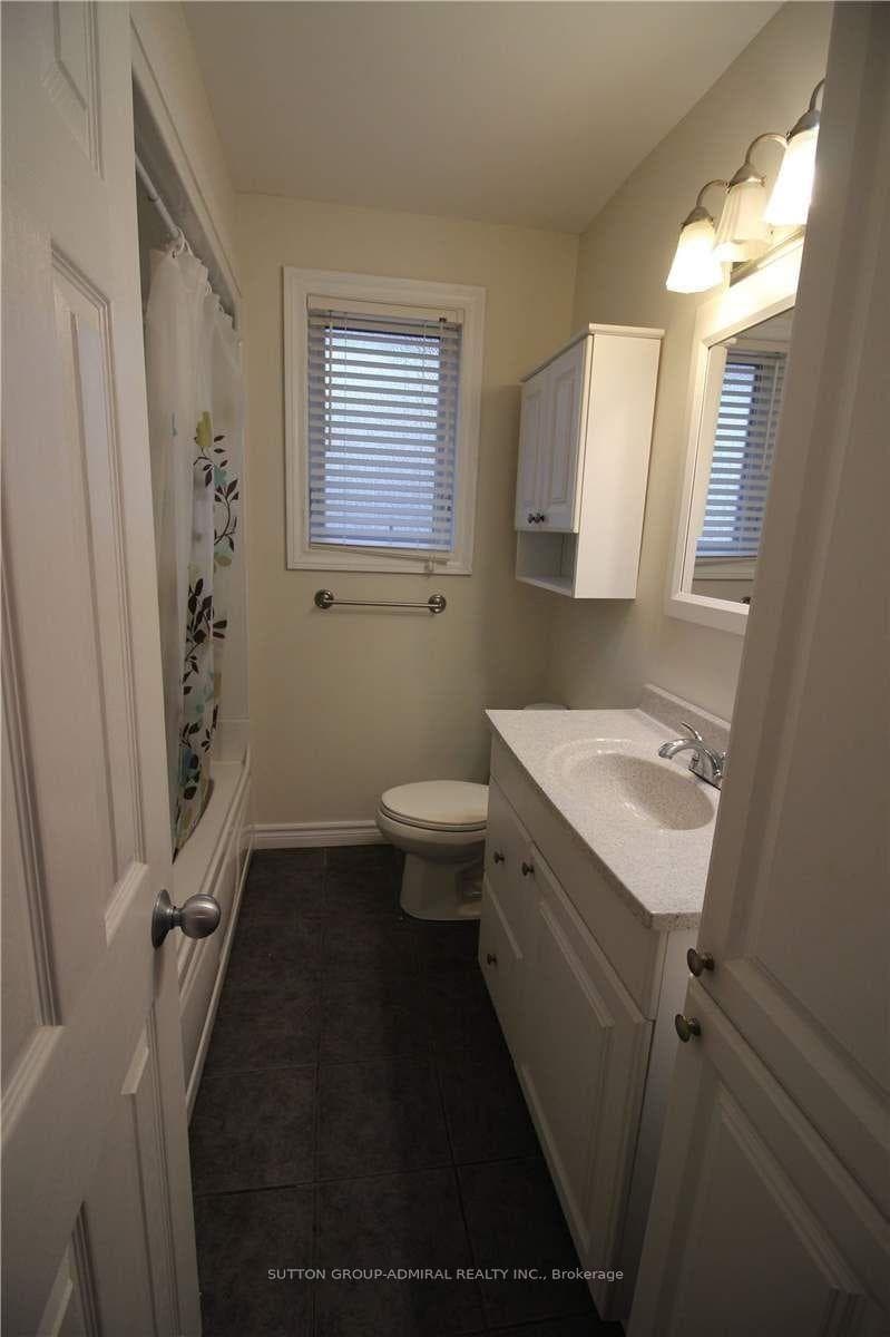 63 Aurora Heights Drive Unit Main Floor photo 7