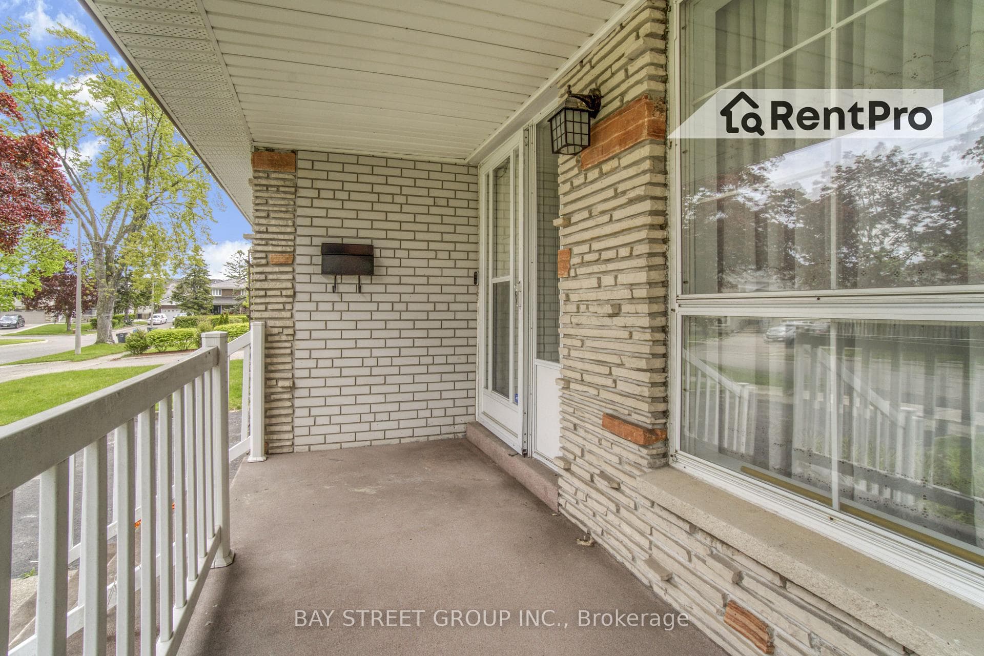 360 Chantenay Dr Drive Unit Upper photo 10