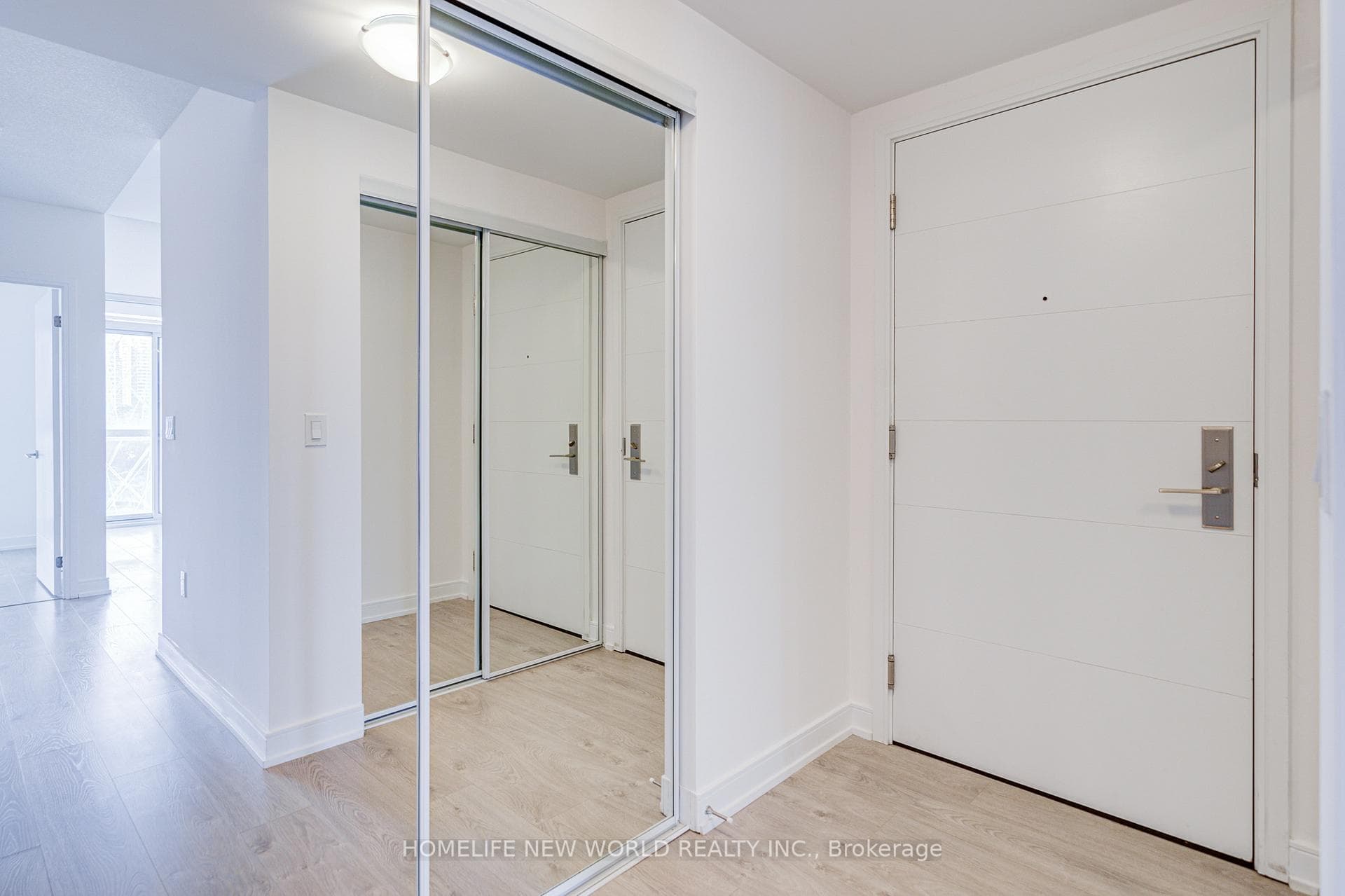50 Wellesley Street Unit 705 photo 4