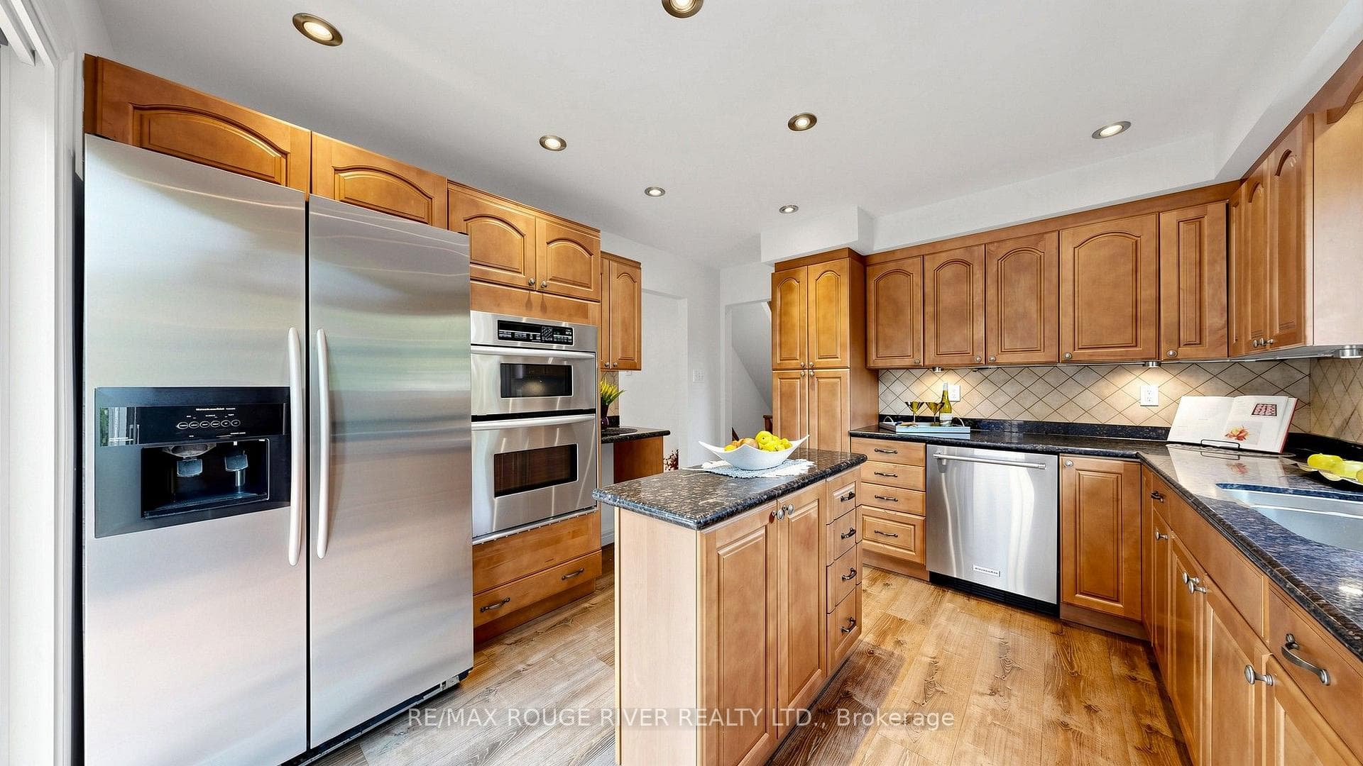 103 Ambercroft Boulevard photo 12