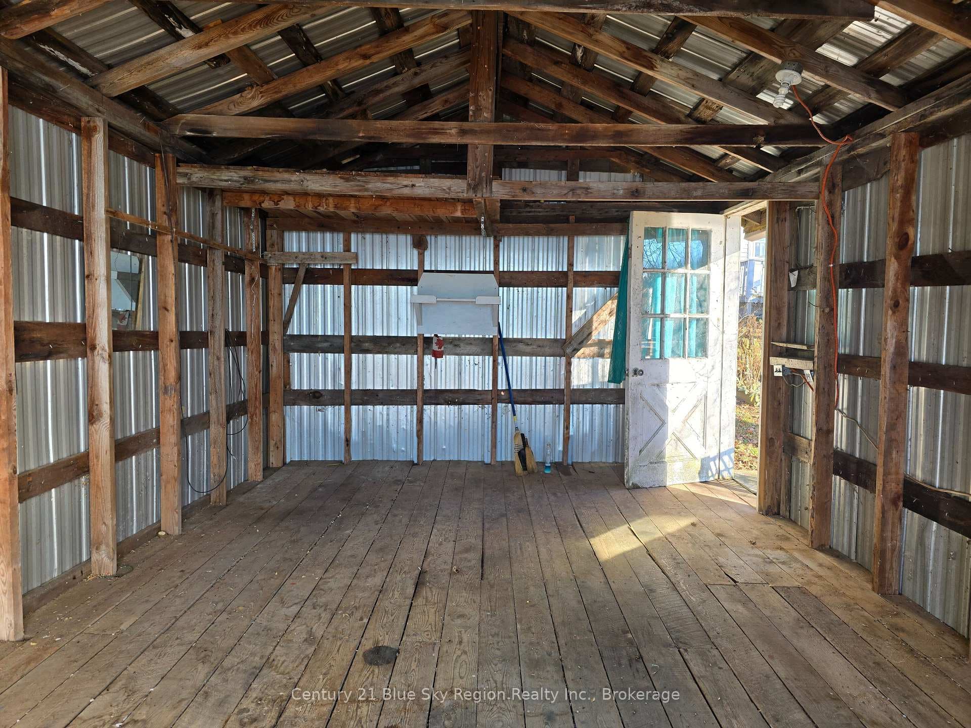 286 PIERRE Road photo 27