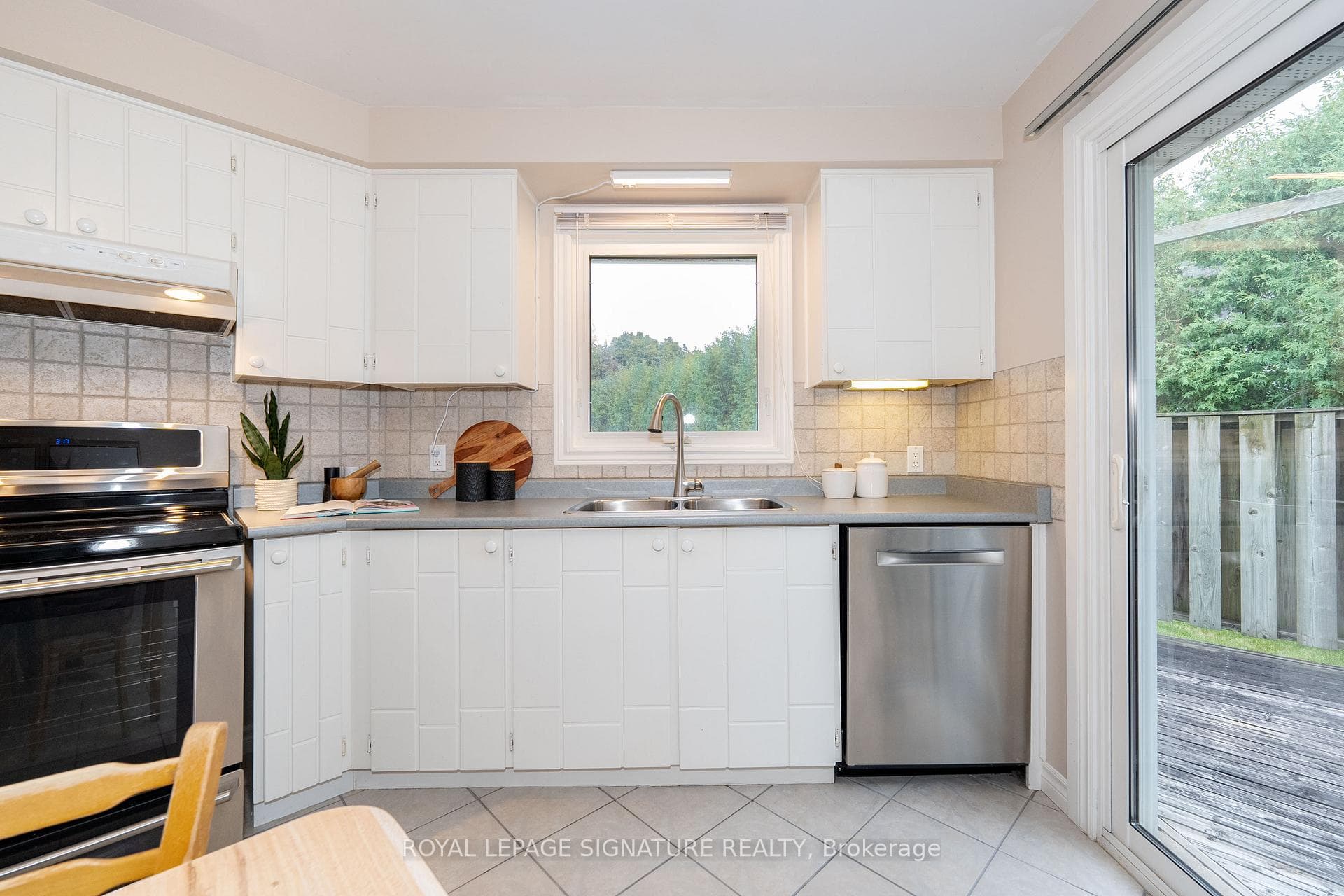 80 Mikado Crescent photo 15