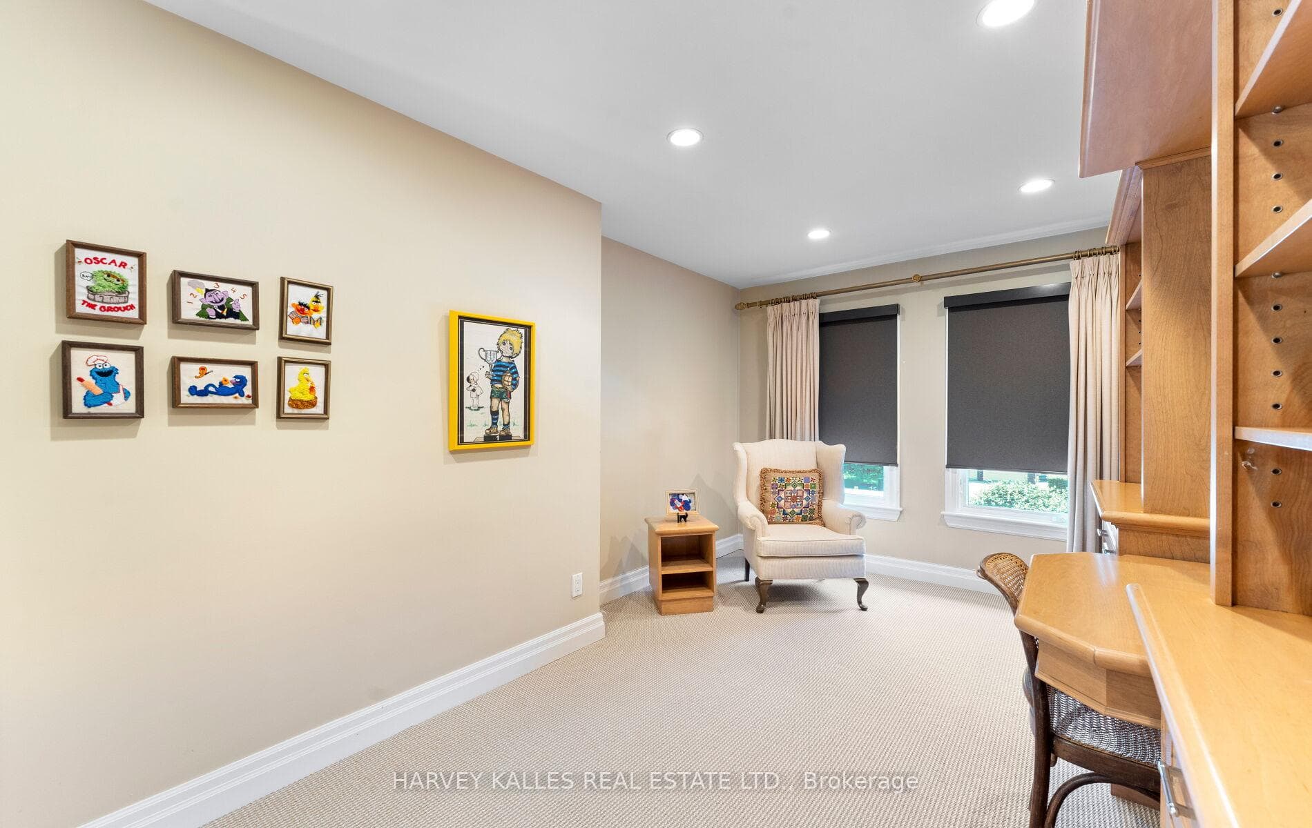 8 Granada Court photo 35