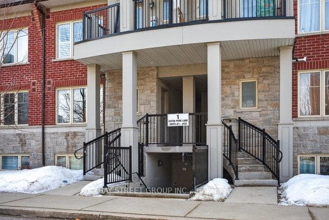 1 Eaton Park Lane Unit 18 photo 2