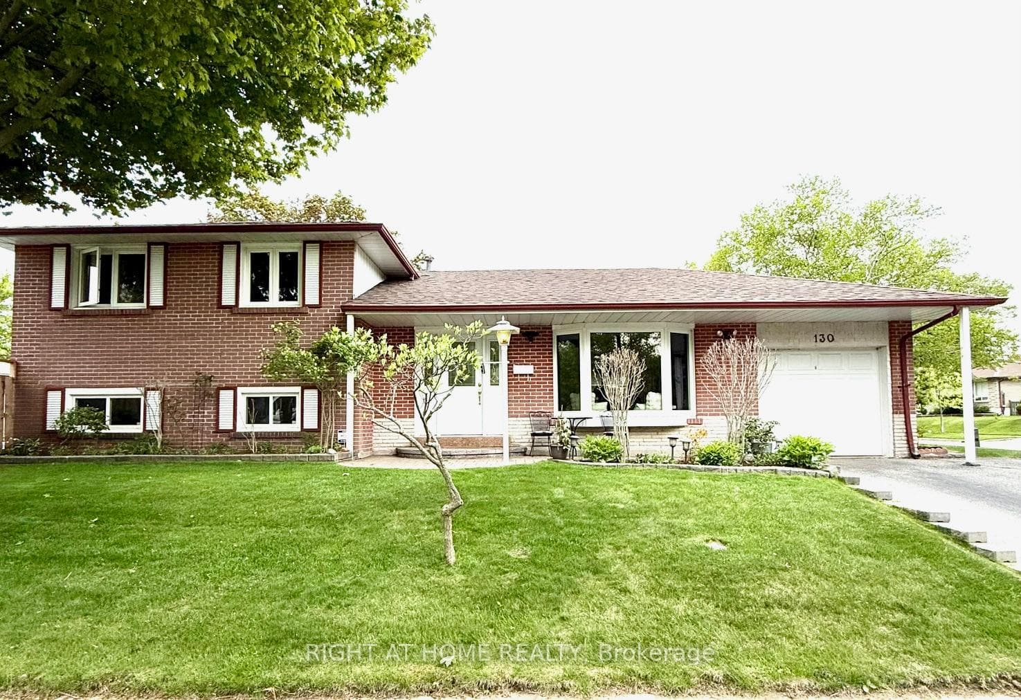130 Cultra Square photo 1