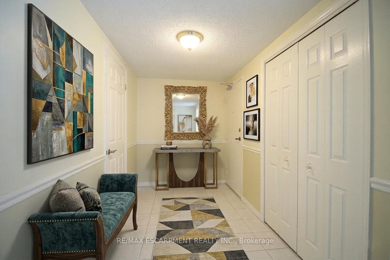 Foyer Virtually Staged