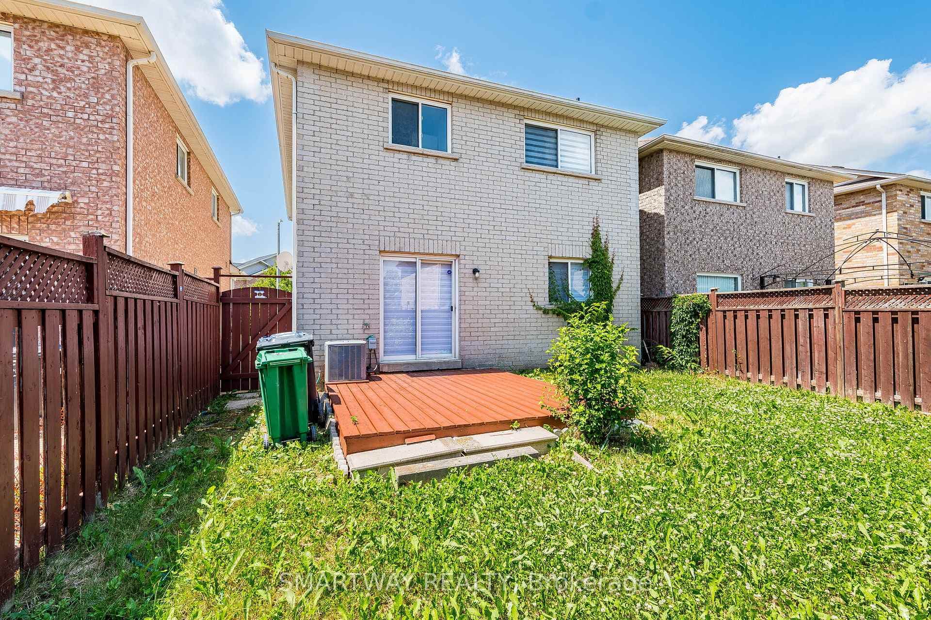 38 Lockburn Crescent photo 40