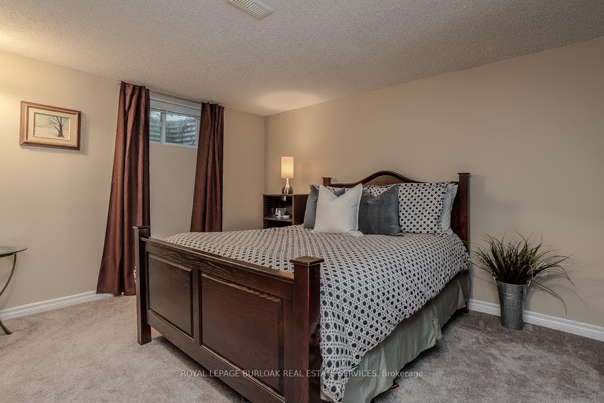 989 North Shore Boulevard photo 35