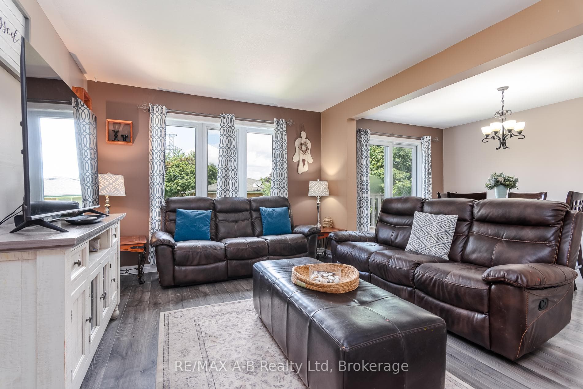 108 Walsh Crescent photo 14