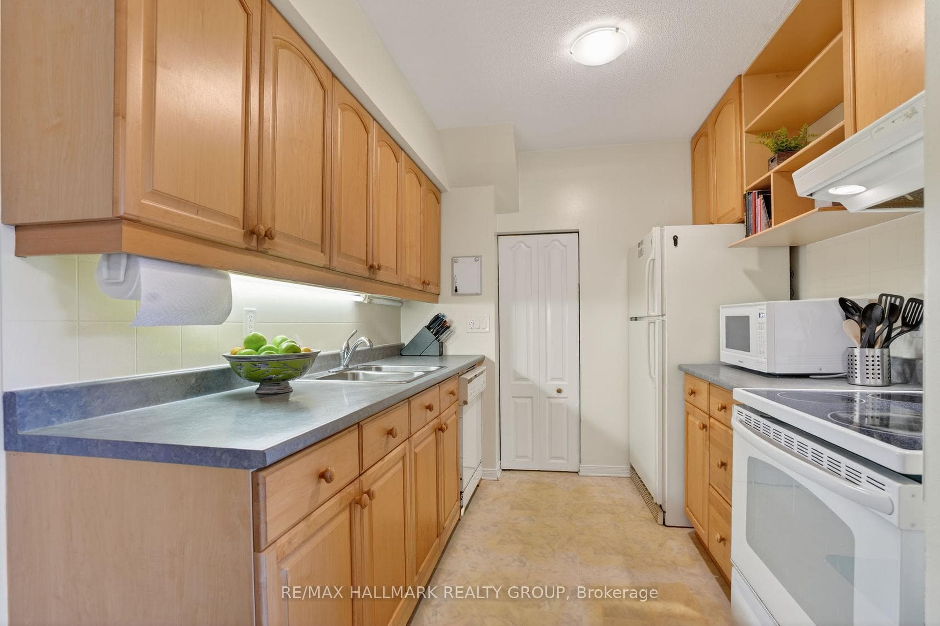 Spacious kitchen