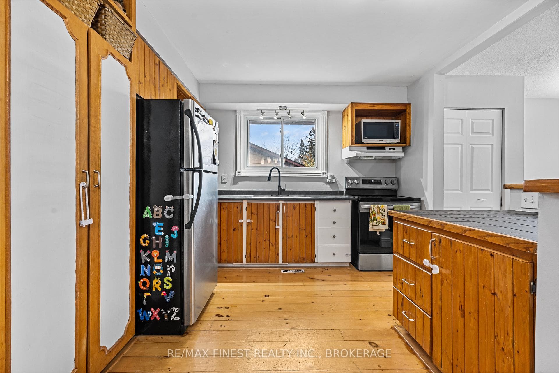 760 Grouse Crescent photo 10