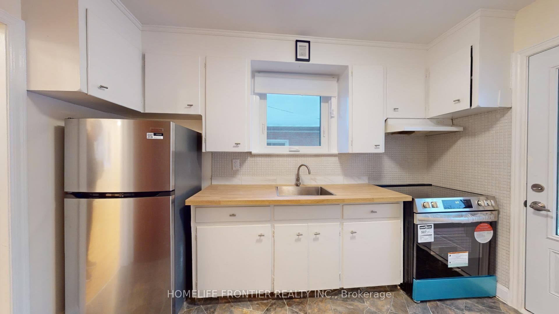 26 Compton Crescent photo 7
