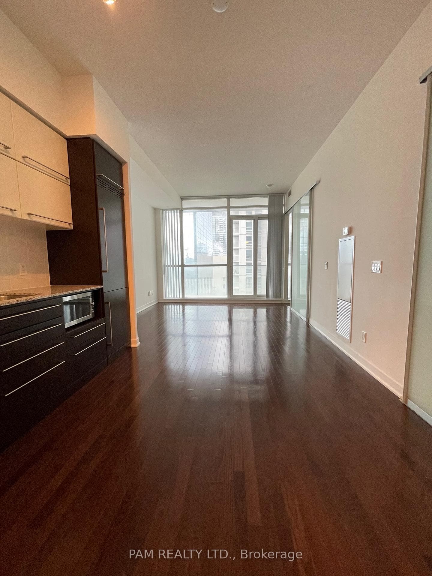 770 Bay Street Unit 1705 photo 5