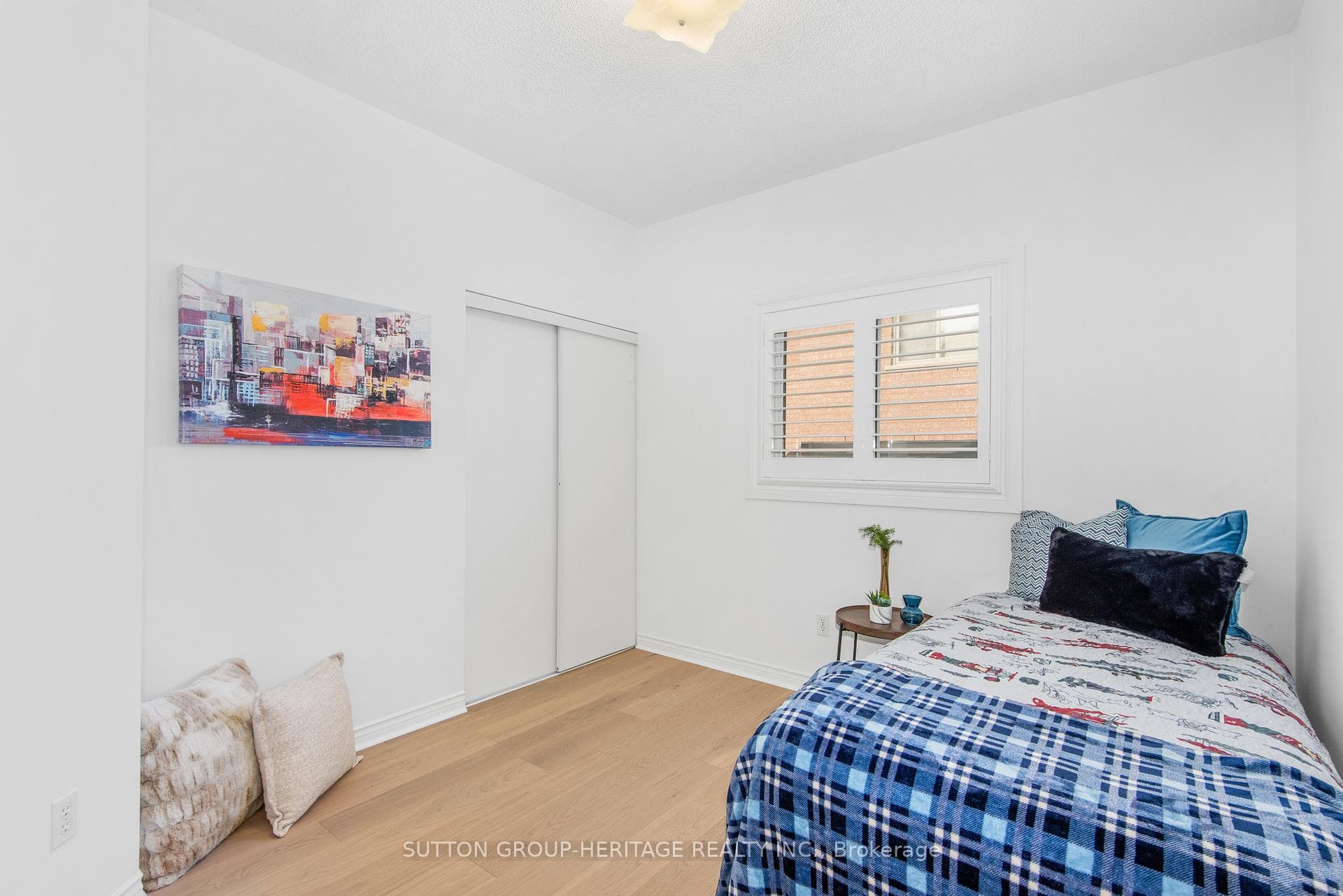 1724 Hadrian Court photo 20