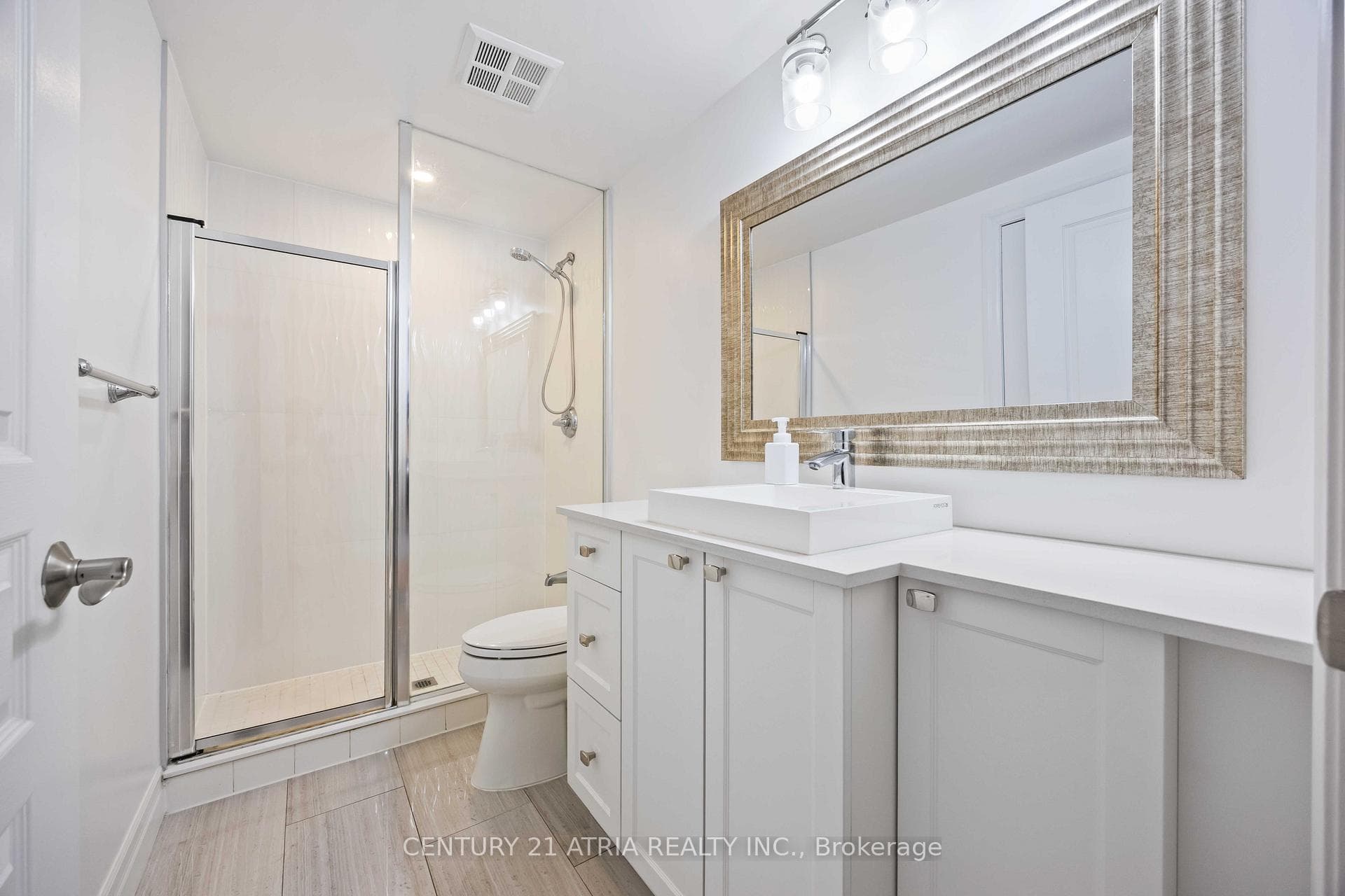1801 Bayview Avenue Unit 107 photo 17