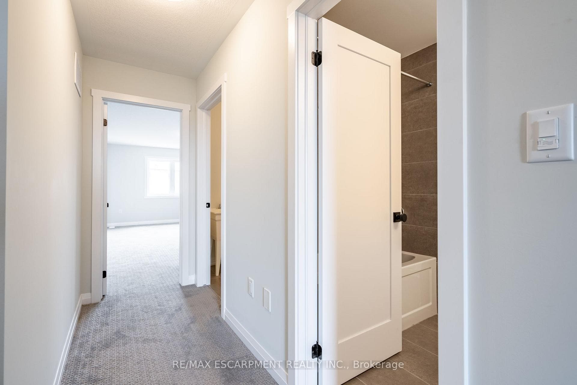 189 Lormont Boulevard photo 18