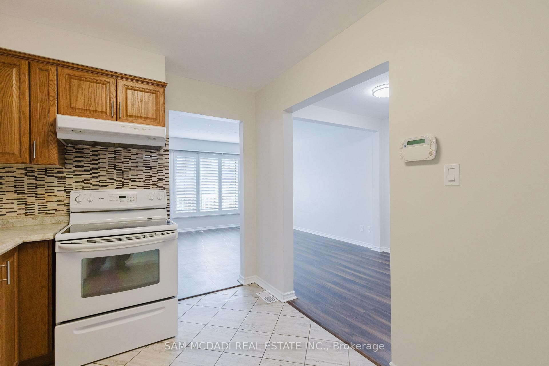 319 Weir Street photo 10