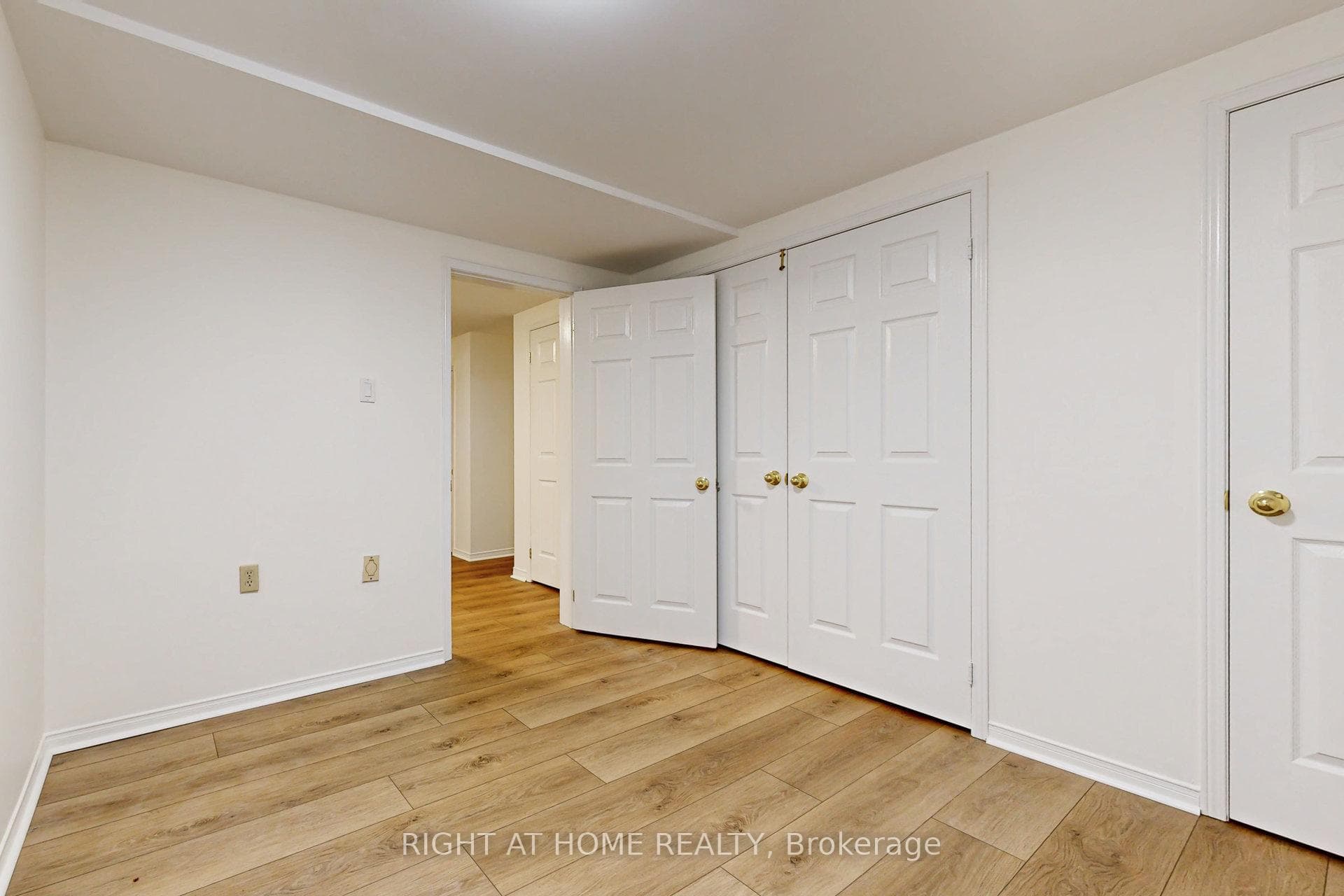 68 Willowbrook Road photo 40