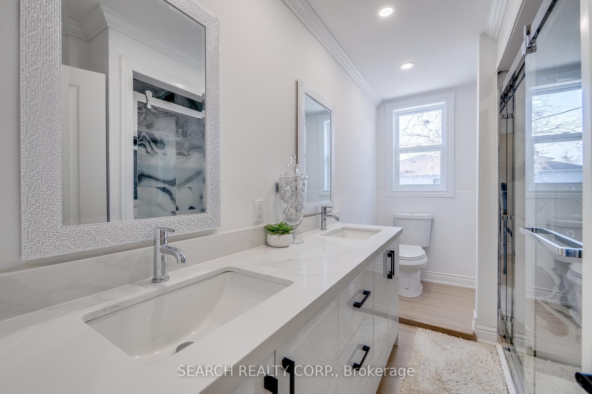 324 Morrish Road photo 16