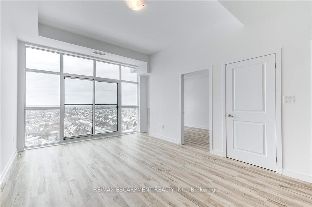 450 Dundas Street Unit 1204 photo 21