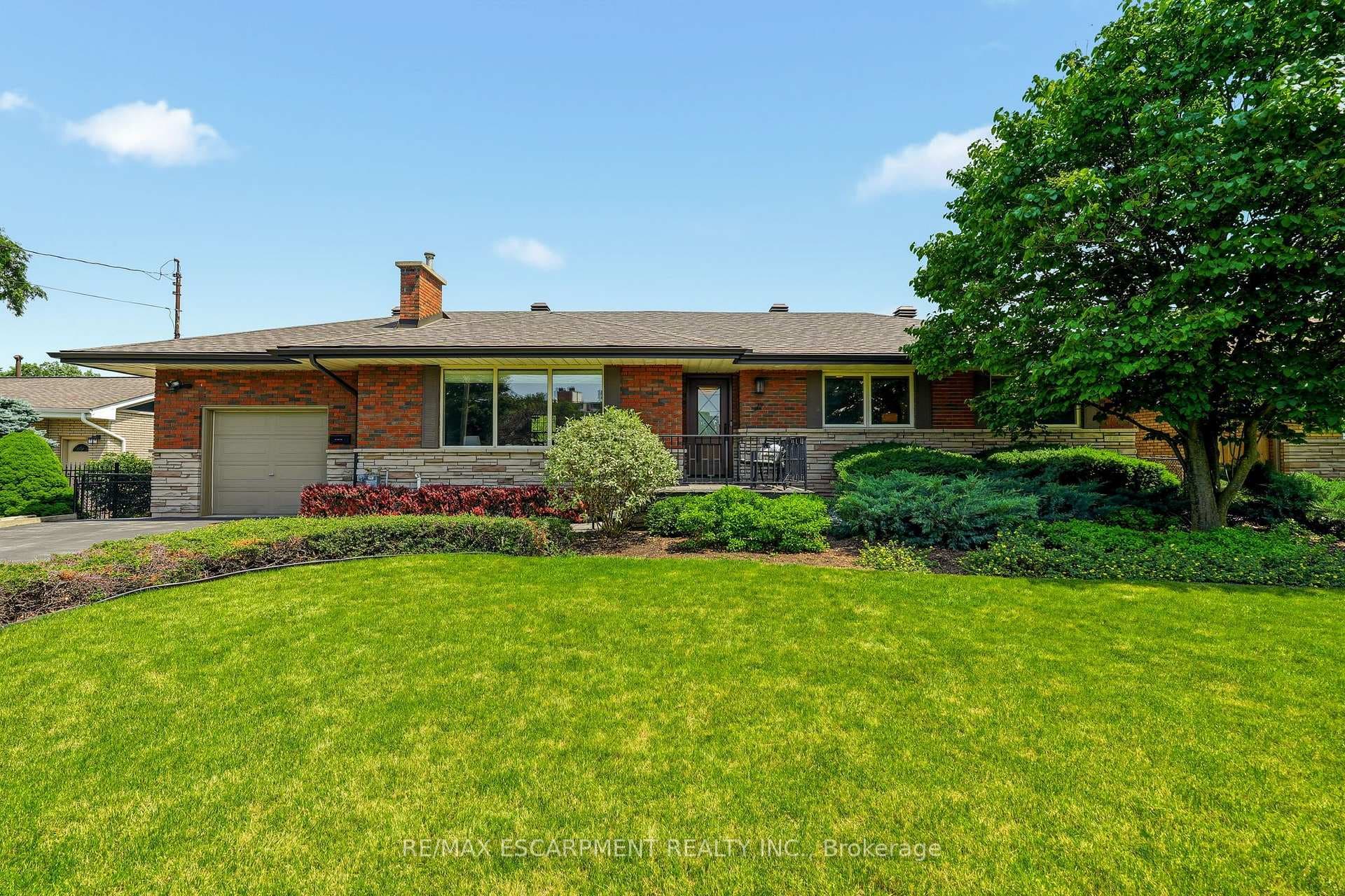 27 Brentwood Drive photo 1