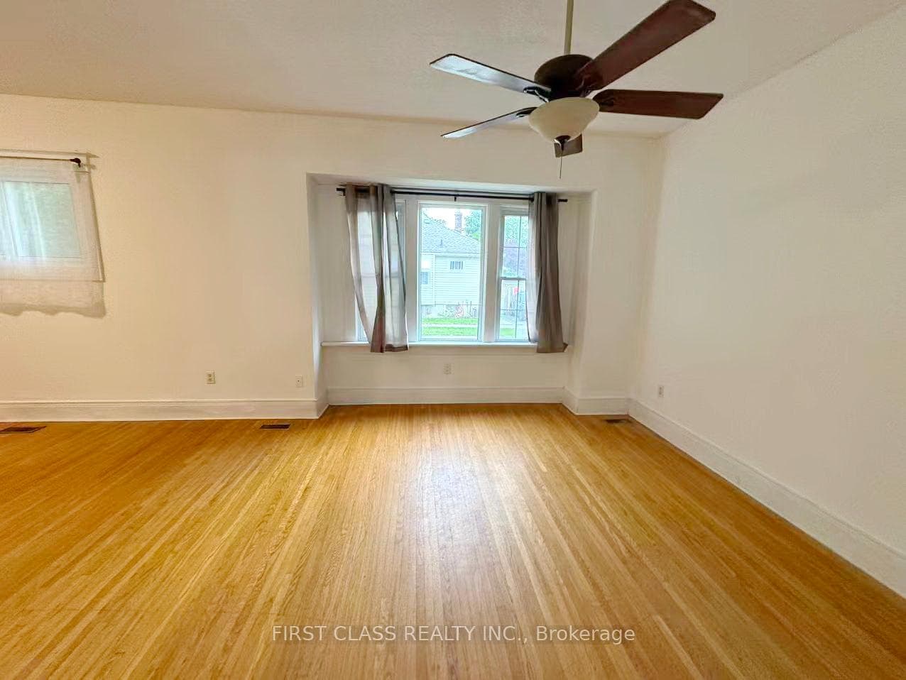 9 Grantham Avenue photo 13