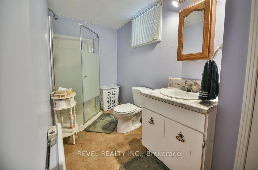 174 Royale Street photo 37
