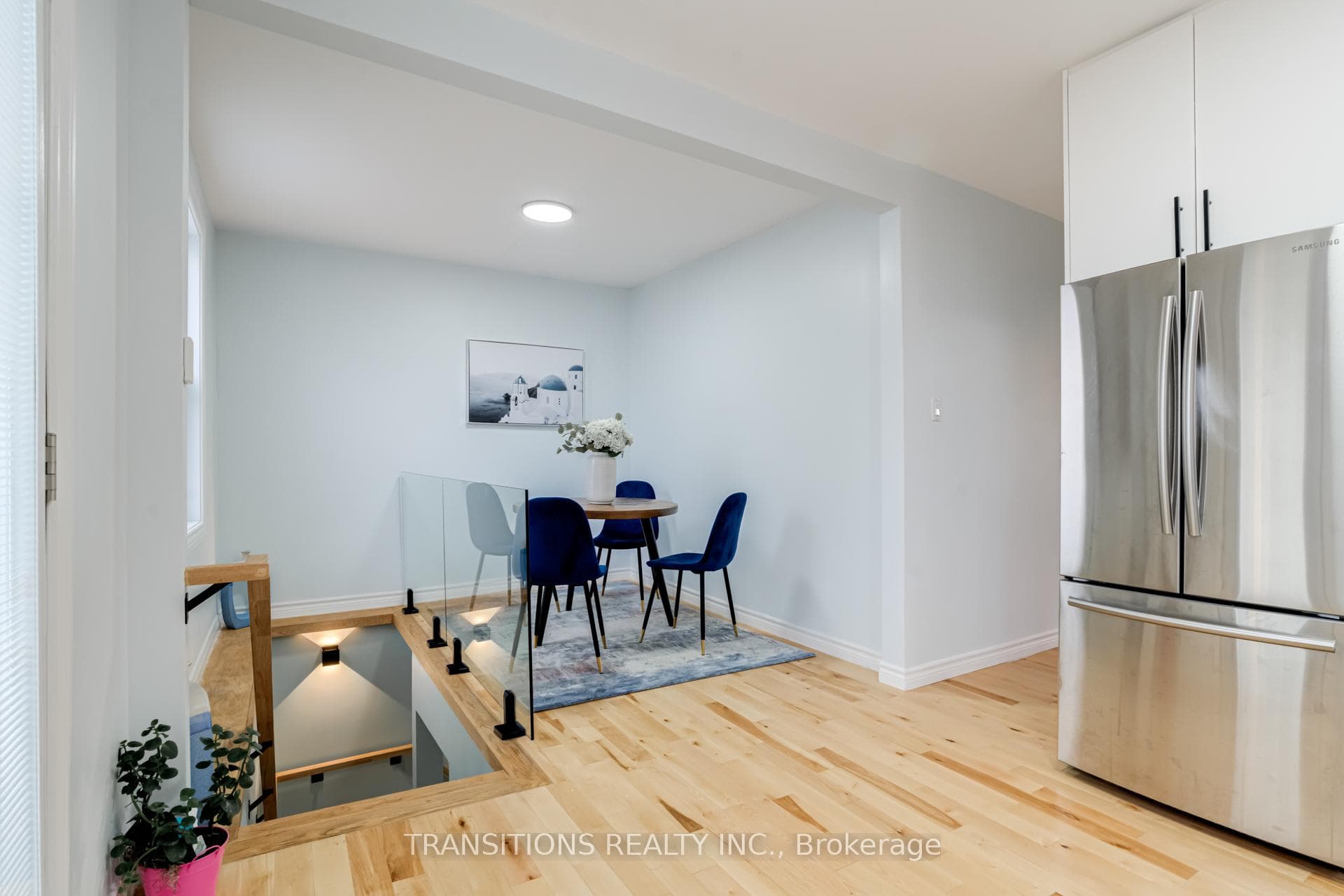 653 Upper Wellington Street photo 12