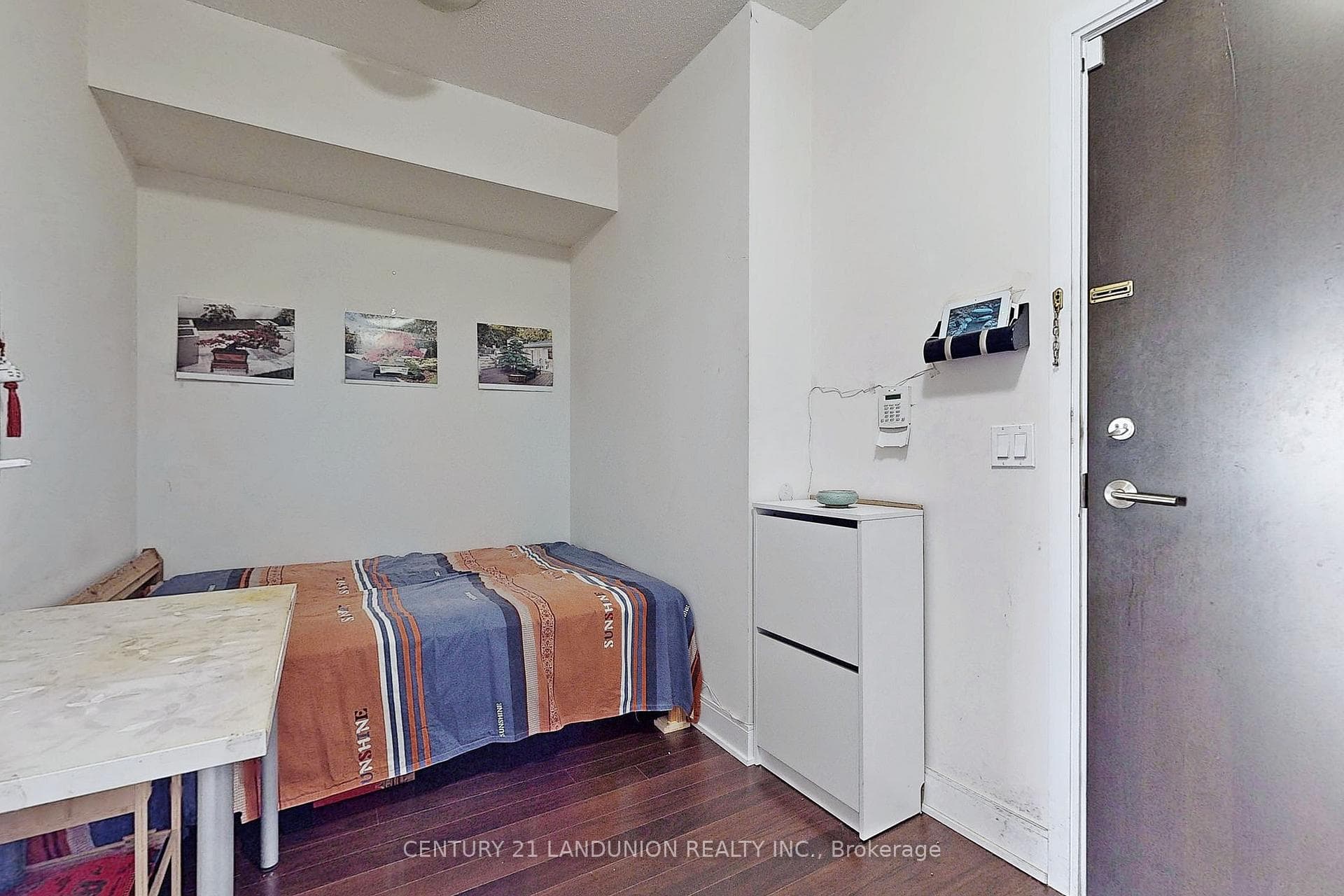 135 Village Green Square Unit 2216 photo 17
