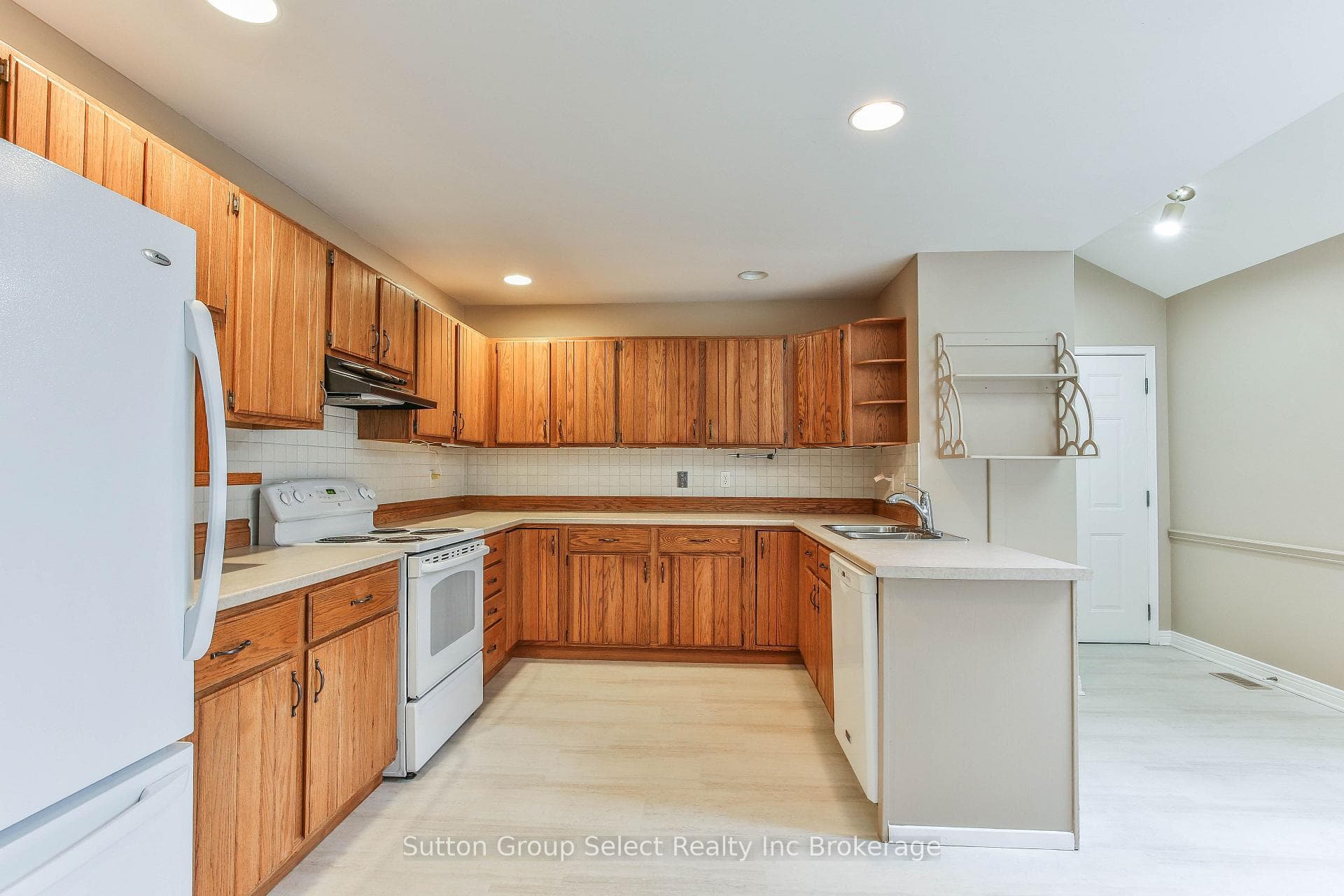 647 Lansdowne Avenue Unit 17 photo 13