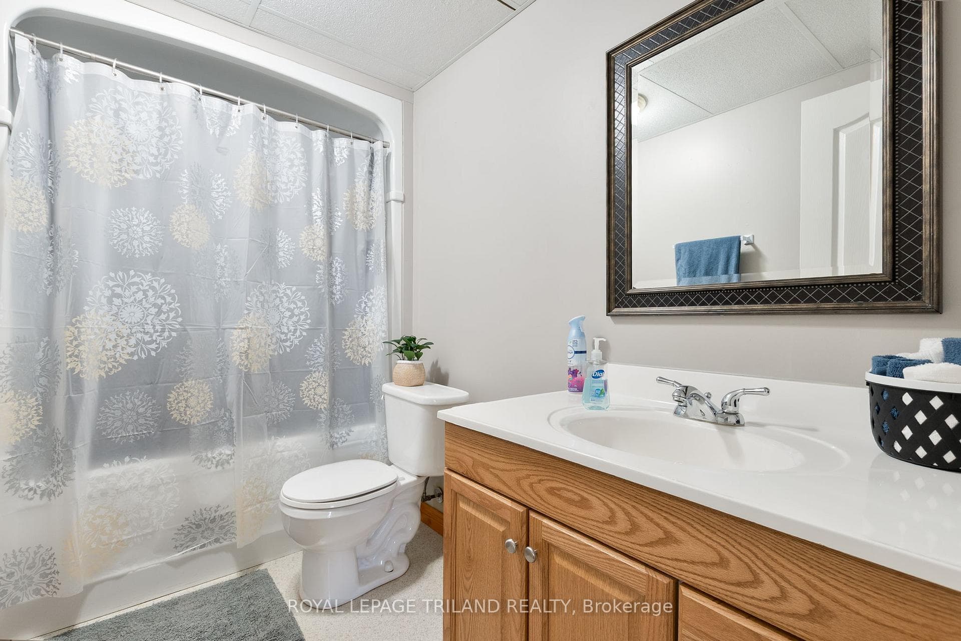 294 TALBOT Street photo 33