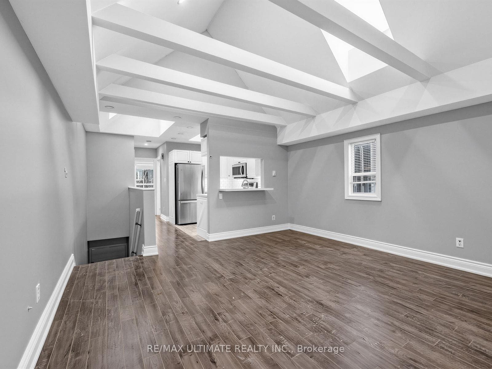 213 Langley Avenue Unit 2 Upper Level photo 2