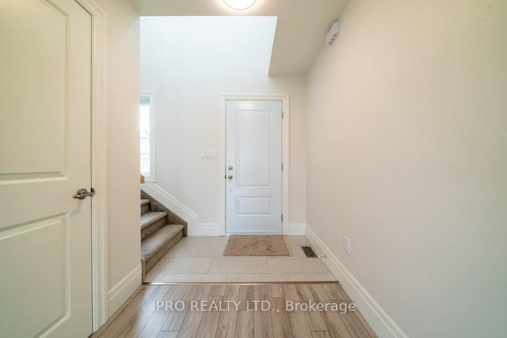 44 Campbell Crescent photo 7