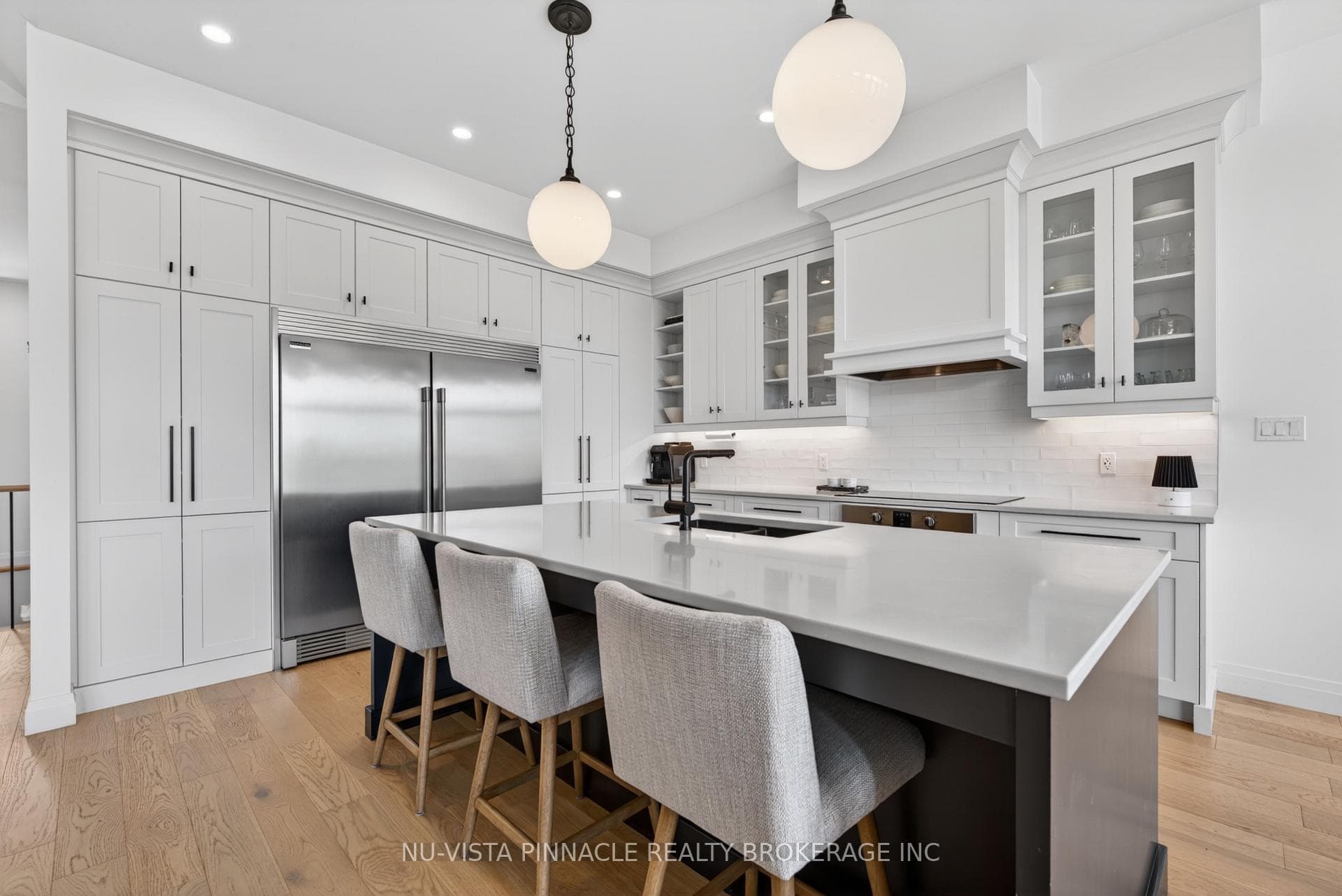 2572 LUCAS Avenue photo 15