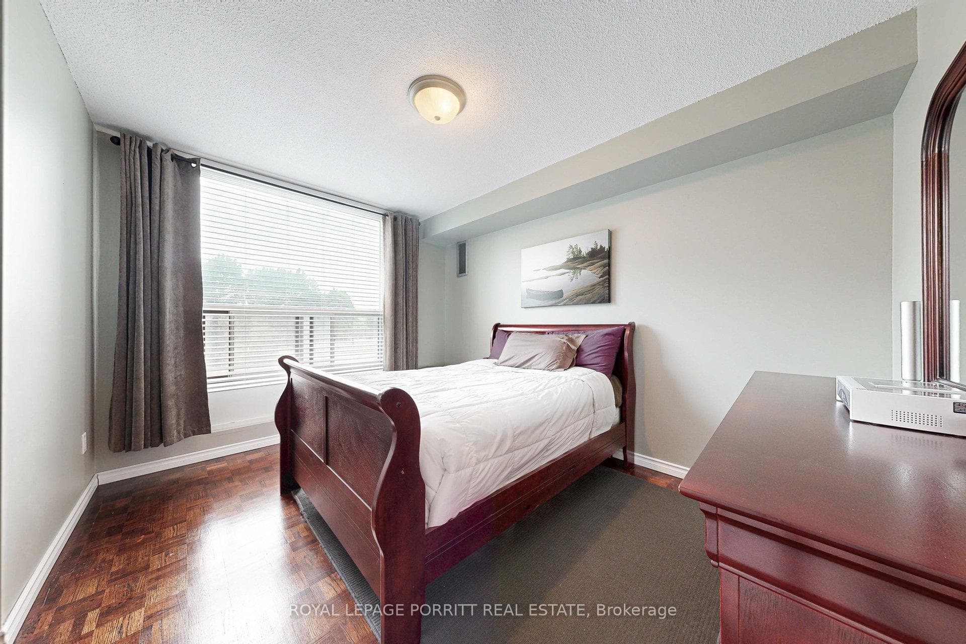 1535 Lakeshore Road Unit 201 photo 18