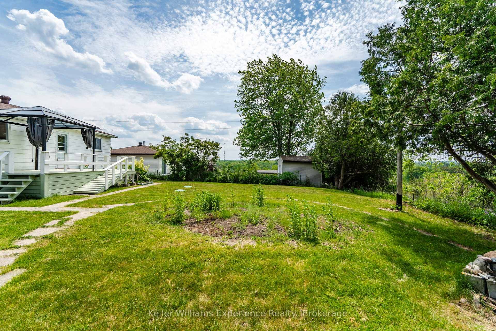 42 Easton Avenue photo 40