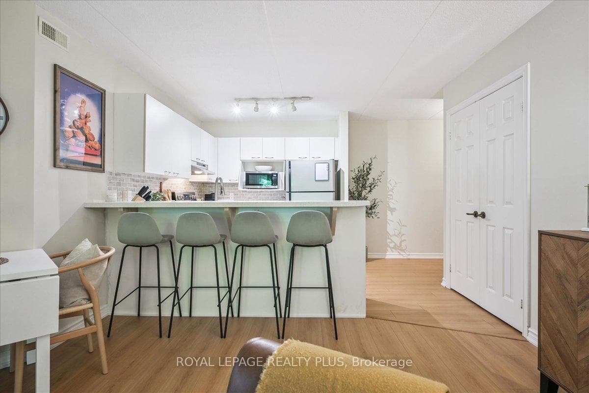 2030 Cleaver Avenue Unit 201 photo 15