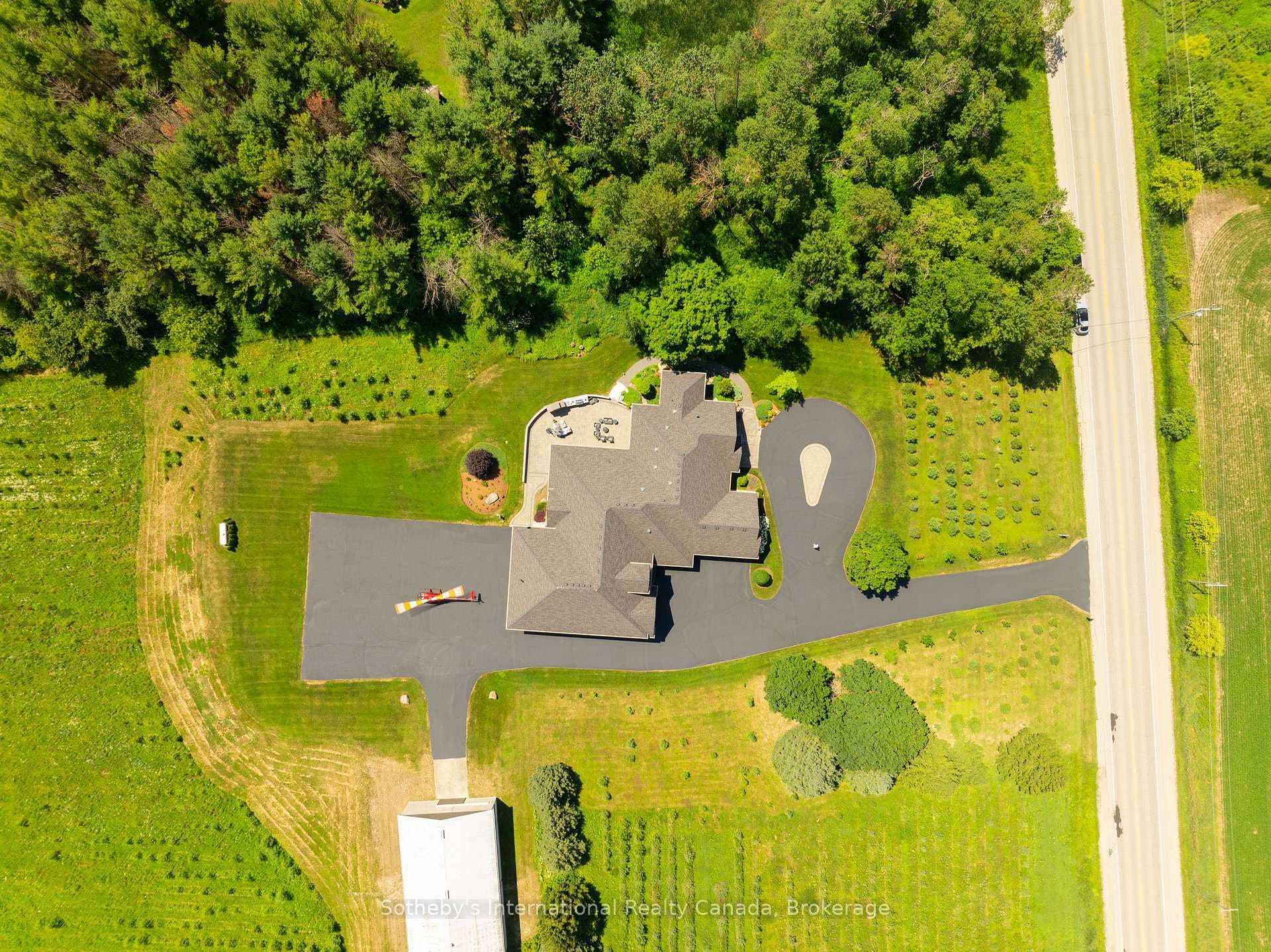 1621 Moser Young Road photo 7