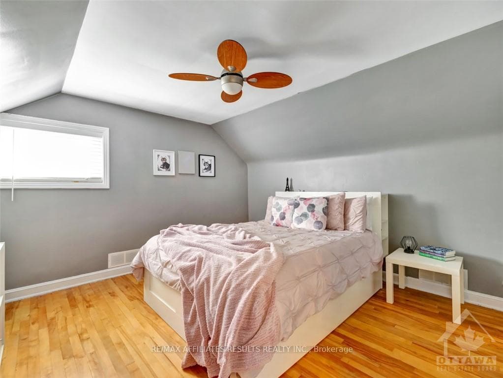 927 PINECREST Road photo 20